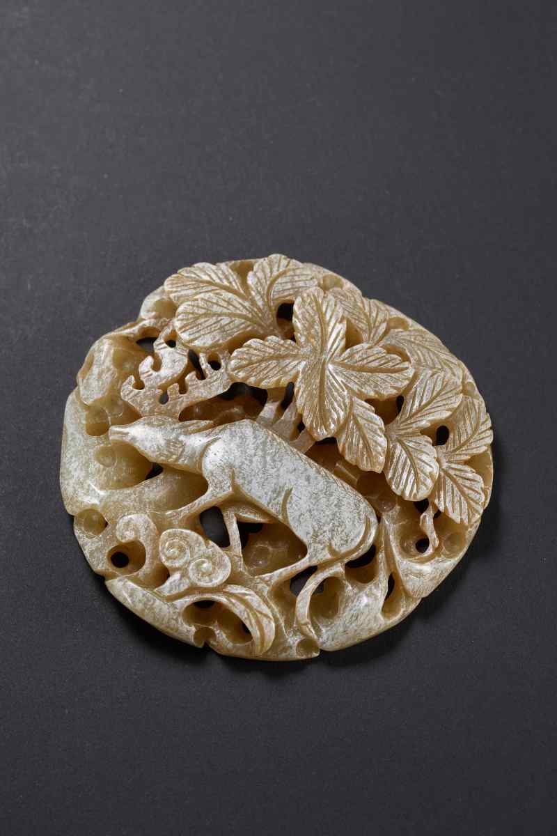 明  玉灰皮雕秋山带饰 - 图6