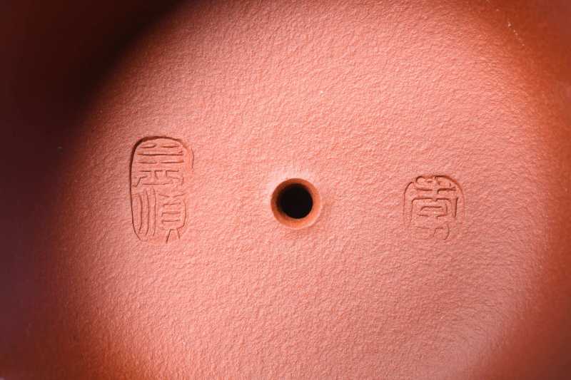 当代  名家款玉蝉壶、玉扁壶、圆竹壶共3件 - 图26