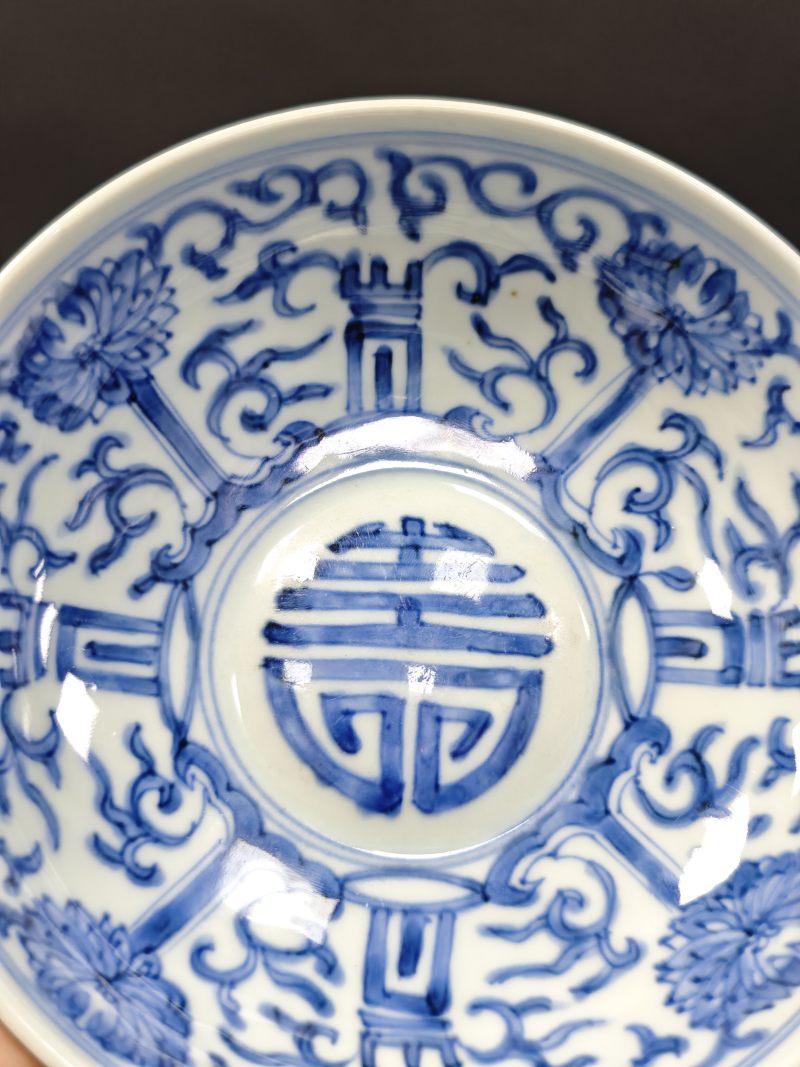 清雍正  青花缠枝莲寿字卧足碗 - 图10