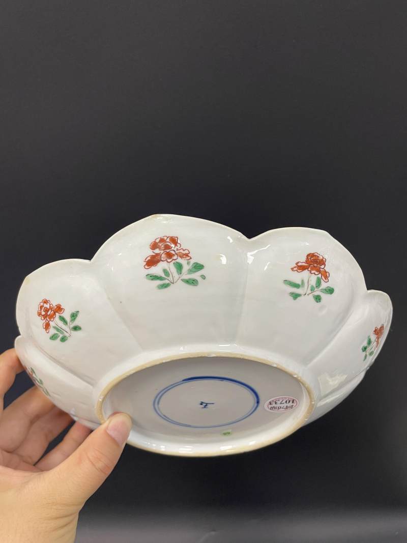 清康熙  五彩开光四季花鸟纹莲瓣盘 - 图9