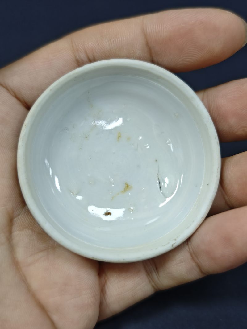 明末清初  青花云龙纹小高足杯、缠枝花卉纹印盒三件 - 图8