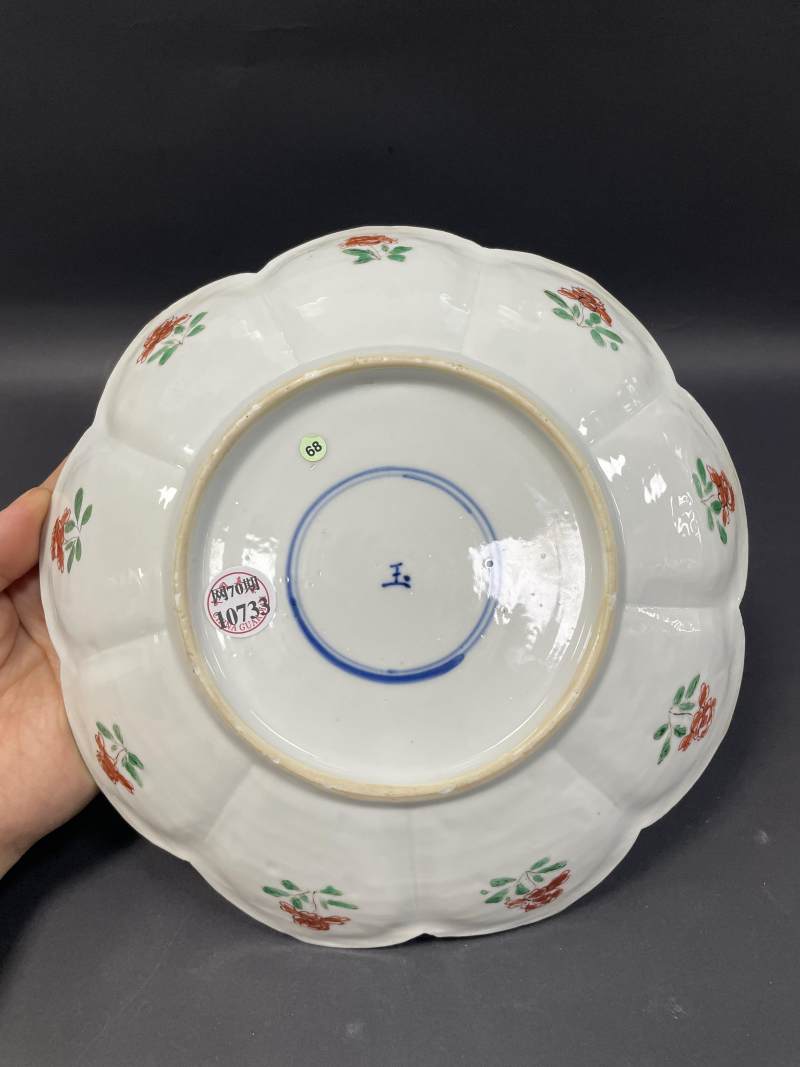 清康熙  五彩开光四季花鸟纹莲瓣盘 - 图10