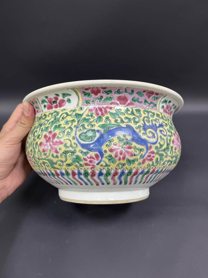 清康熙  黄地粉彩穿花螭龙纹炉 - 图2