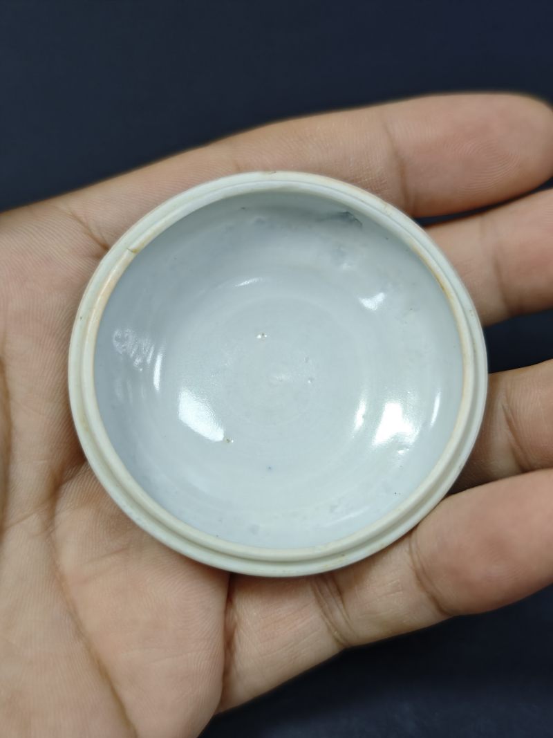 明末清初  青花云龙纹小高足杯、缠枝花卉纹印盒三件 - 图10