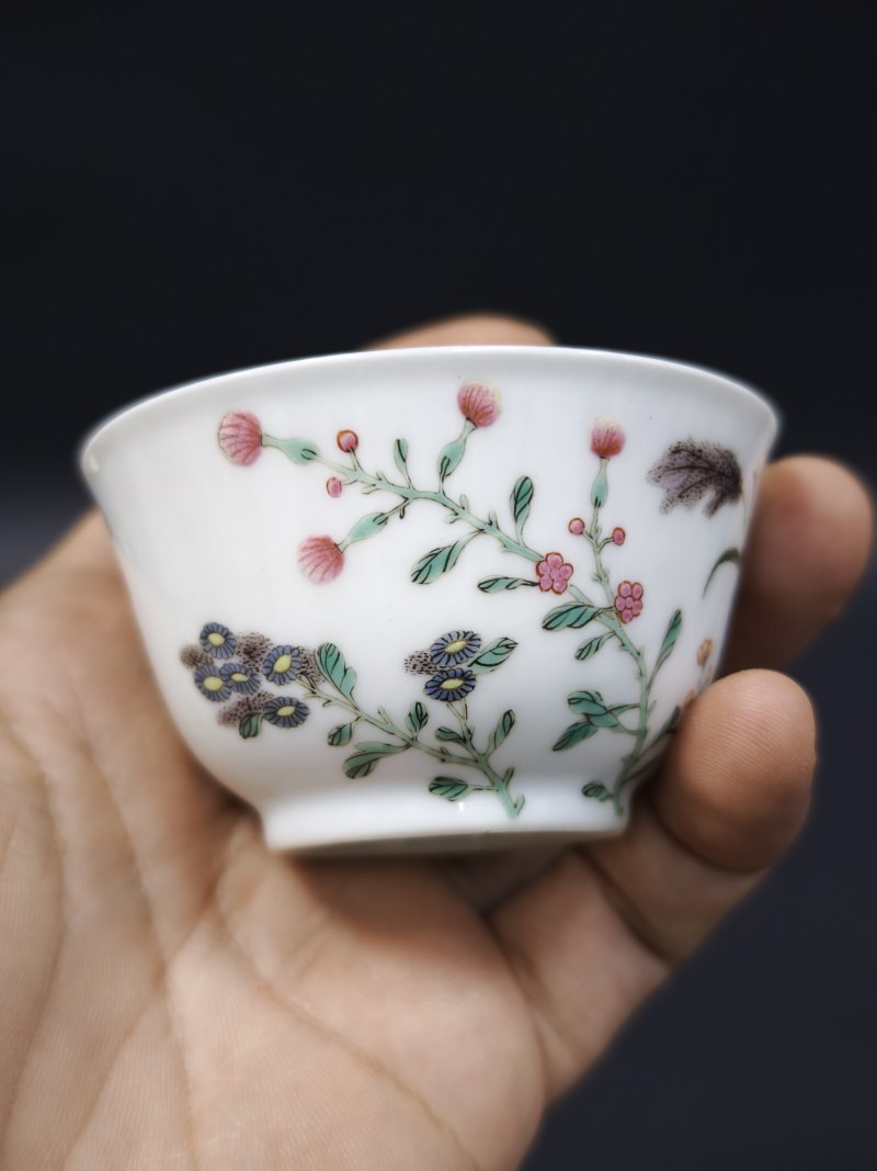 清雍正  粉彩花蝶纹杯盏一对 - 图6