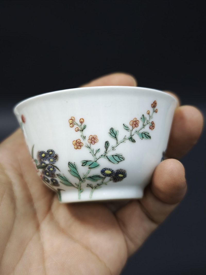 清雍正  粉彩花蝶纹杯盏一对 - 图7