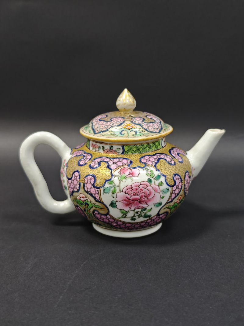 清雍正  粉彩锦地开光芙蓉花卉纹壶 - 图3