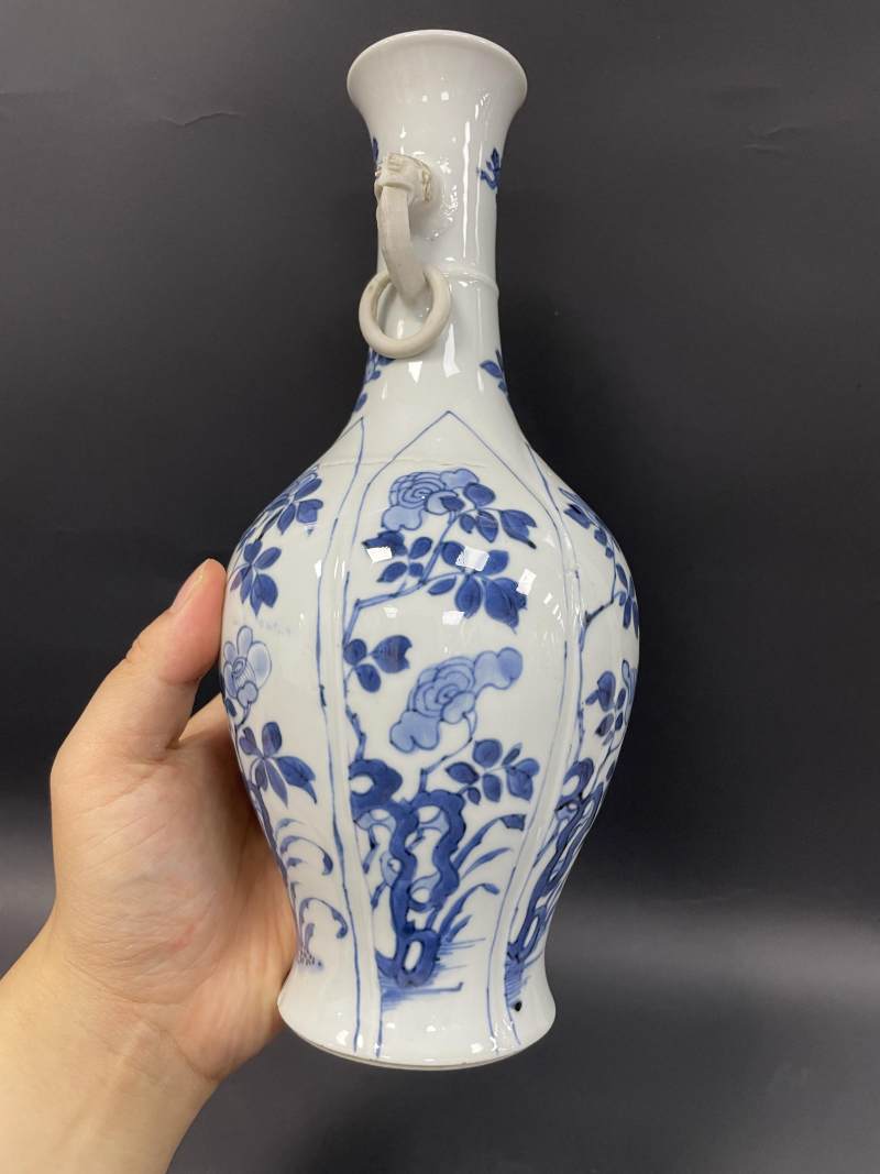 清康熙  青花莲瓣开光四季花卉纹螭耳衔环瓶 - 图6
