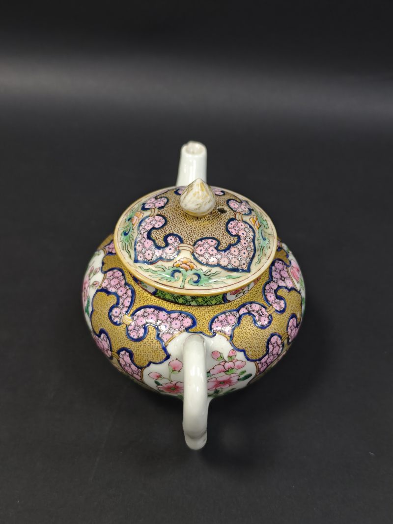清雍正  粉彩锦地开光芙蓉花卉纹壶 - 图4