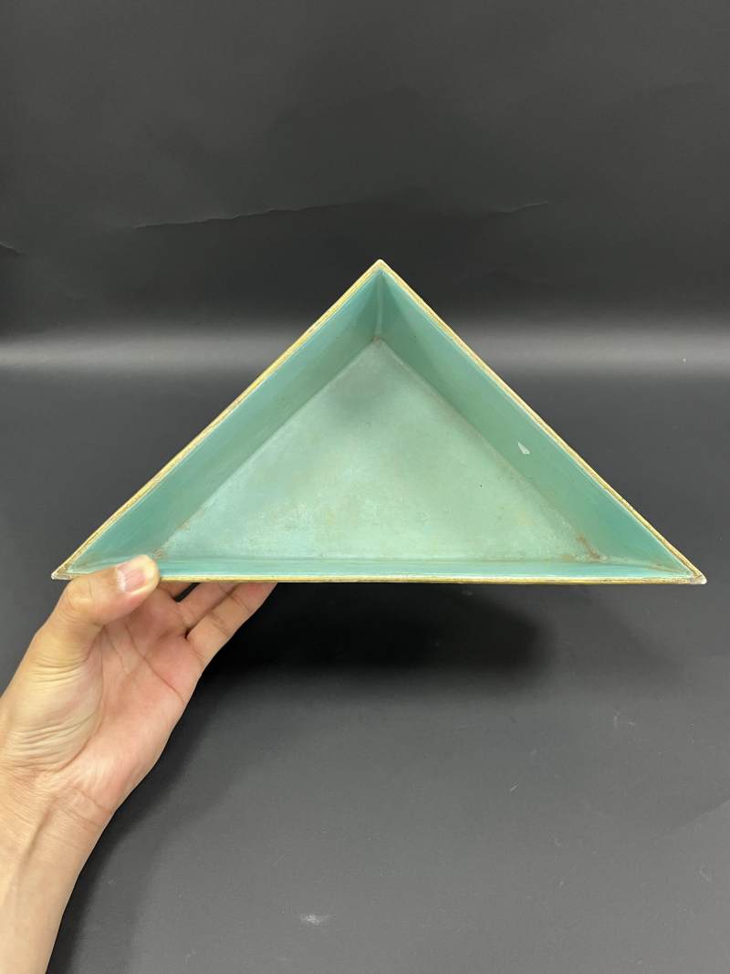清中期  粉彩西厢记人物故事图三角碗 - 图4