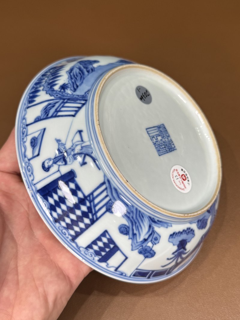 清乾隆 青花外仕女婴戏内松竹梅纹盘 - 图14