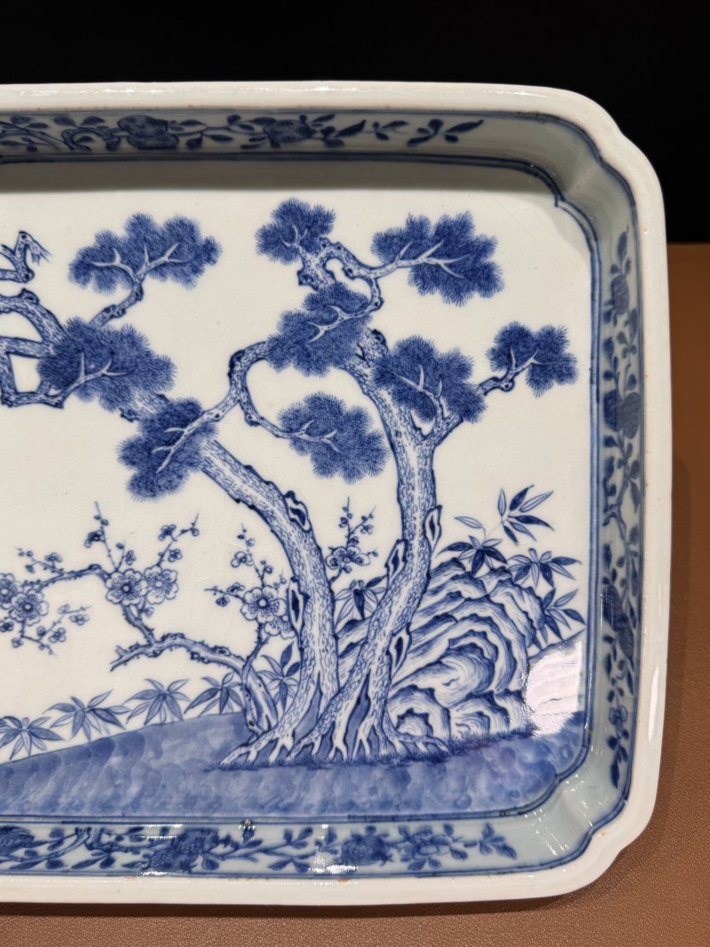 清嘉庆 青花岁寒三友图诗文茶盘 - 图12