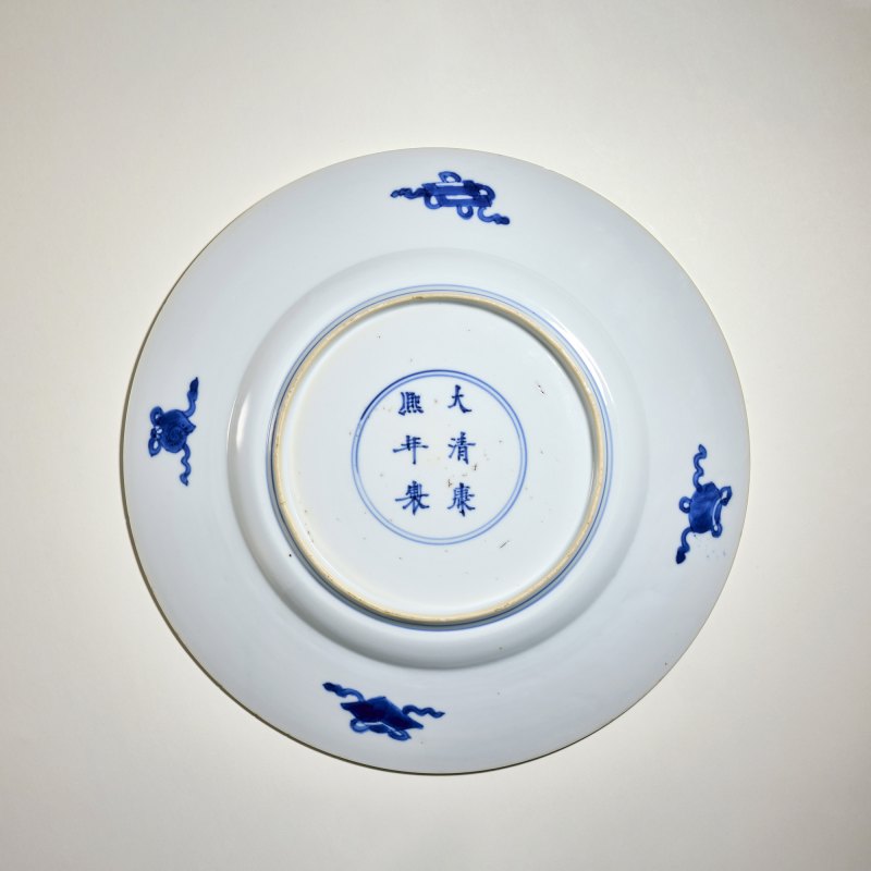 清康熙 青花人物故事图盘一对 - 图2