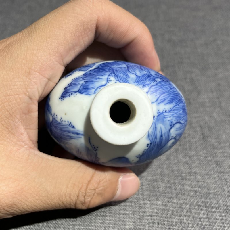 清乾隆青花披麻皴山水纹鼻烟壶 - 图8