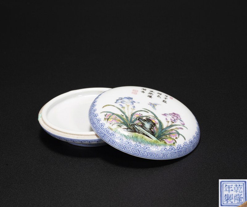 粉彩花卉纹印盒
