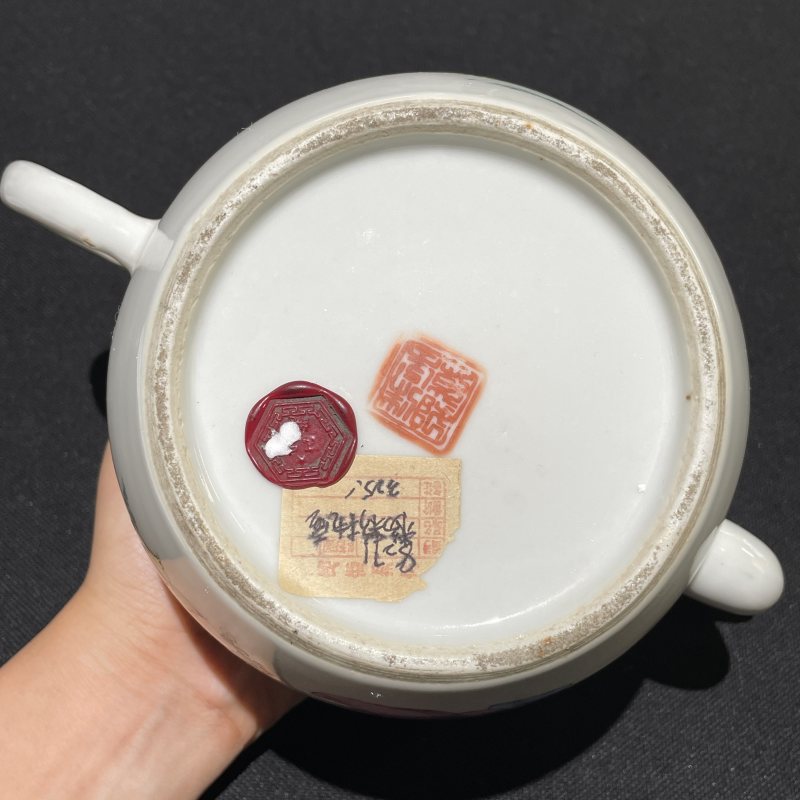 清同治 粉彩人物故事图壶 - 图8