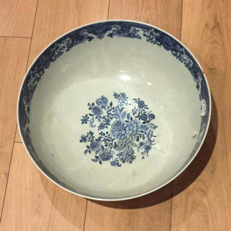 清乾隆 青花山水图潘趣大碗 - 图9