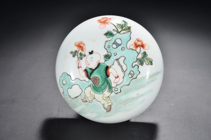 清 粉彩浮雕海水云龙纹小绣墩 - 图7