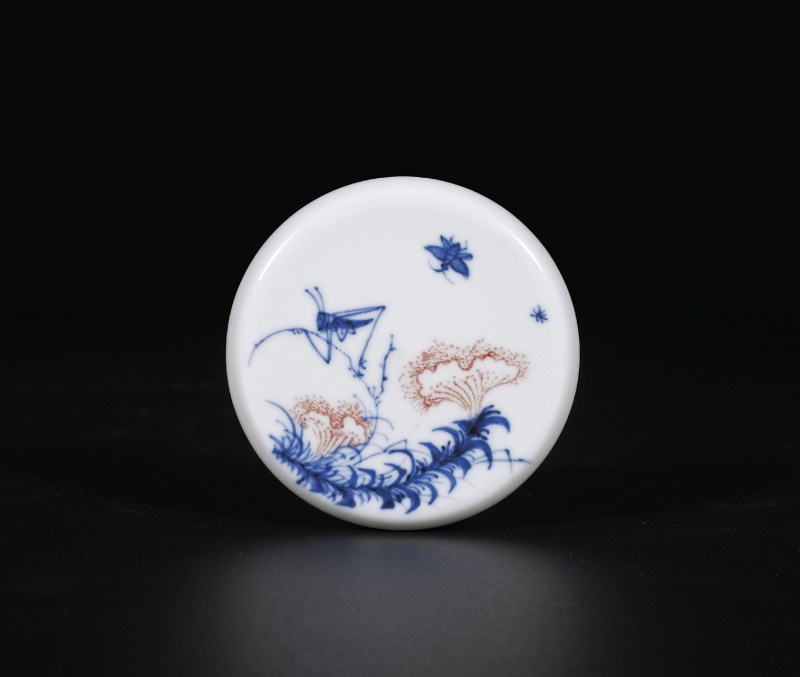 青花釉里红草虫纹镇纸
