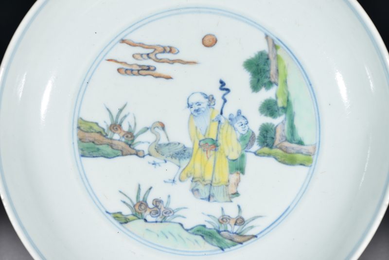 清 斗彩人物盘 - 图2