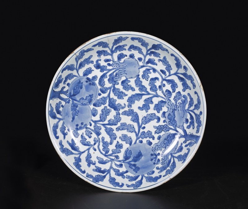 青花三多纹盘