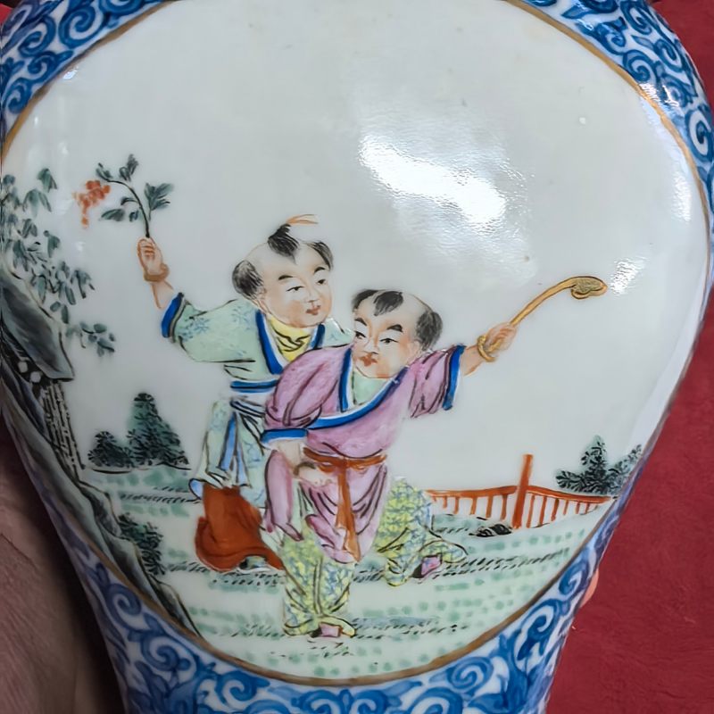 民国 青花地粉彩开窗婴戏图双耳瓶两只 - 图13