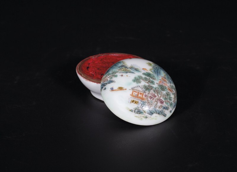 粉彩山水纹印盒