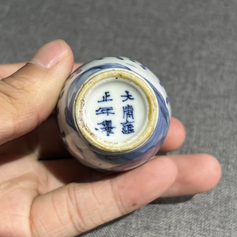 清中期青花骑马人物故事鼻烟壶 - 图9