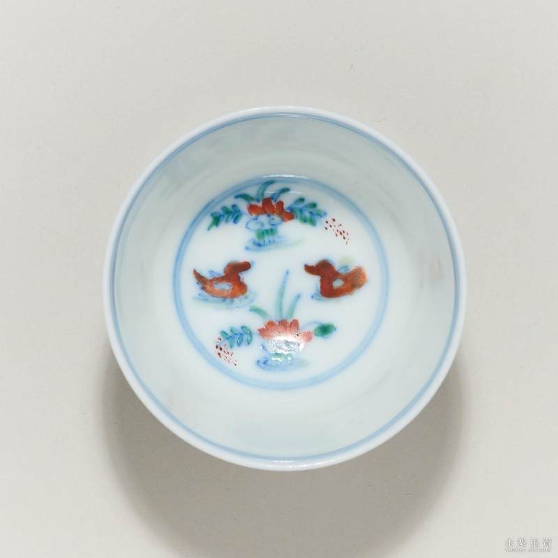 清 斗彩莲池鸳鸯纹杯 - 图4