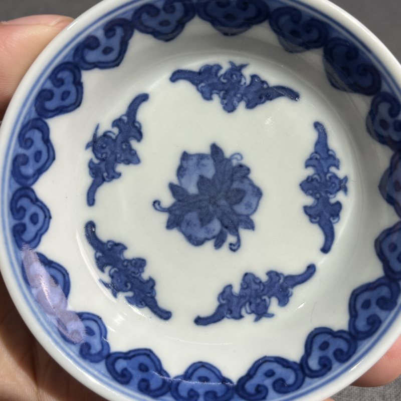 清乾隆青花八宝纹小碟 - 图5