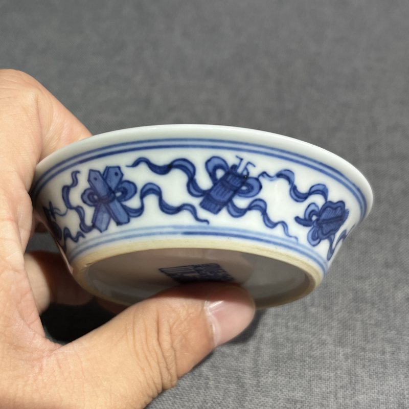 清乾隆青花八宝纹小碟 - 图7
