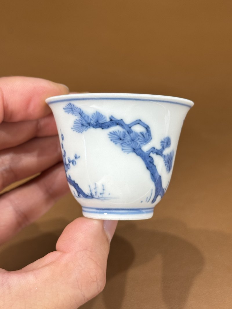 清早期 青花岁寒三友图杯一对 - 图9