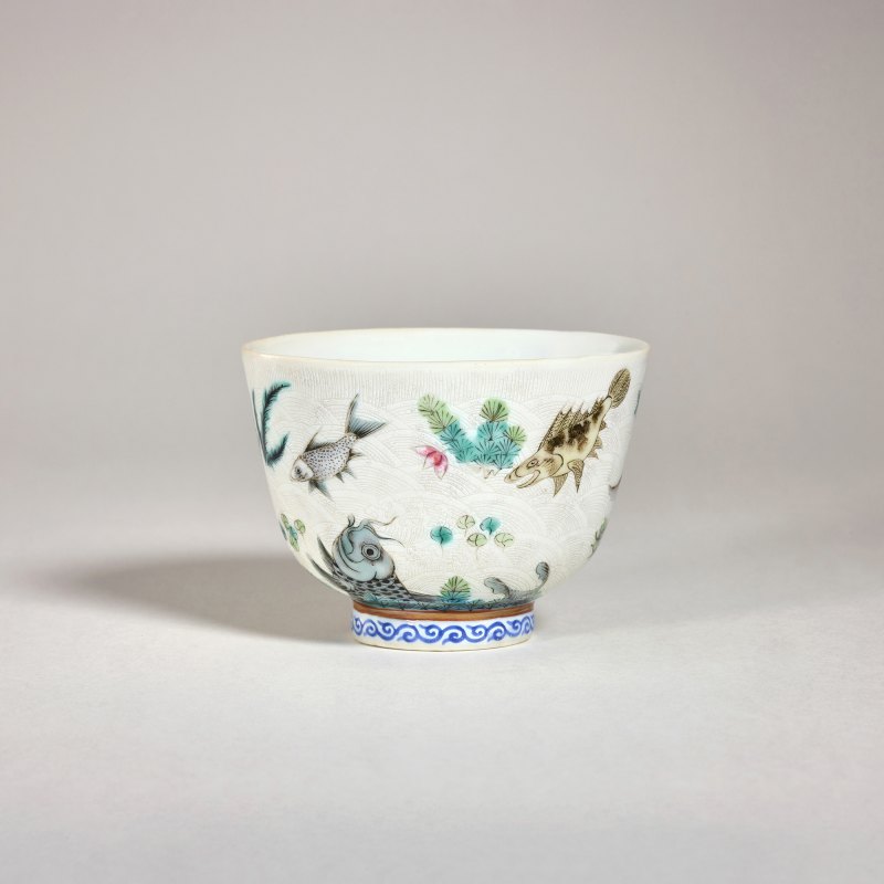 清光绪 沥粉暗刻五彩鱼藻纹杯 - 图4