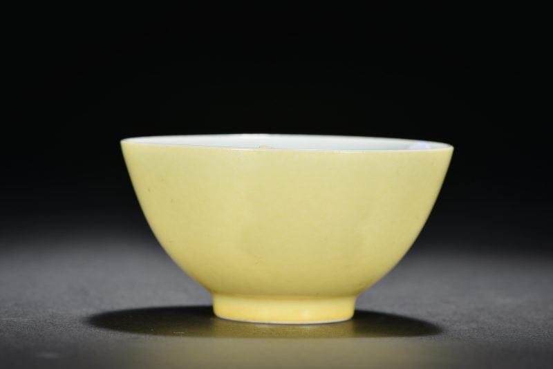 清 黄釉杯