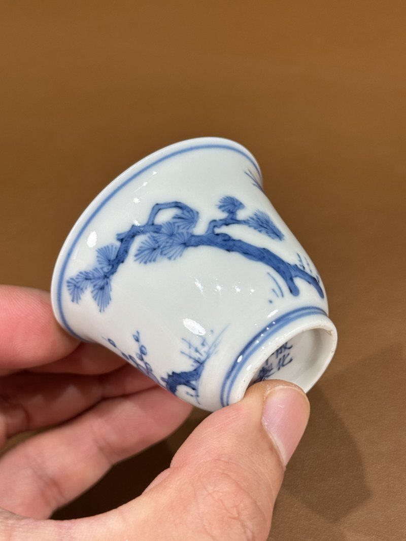 清早期 青花岁寒三友图杯一对 - 图10