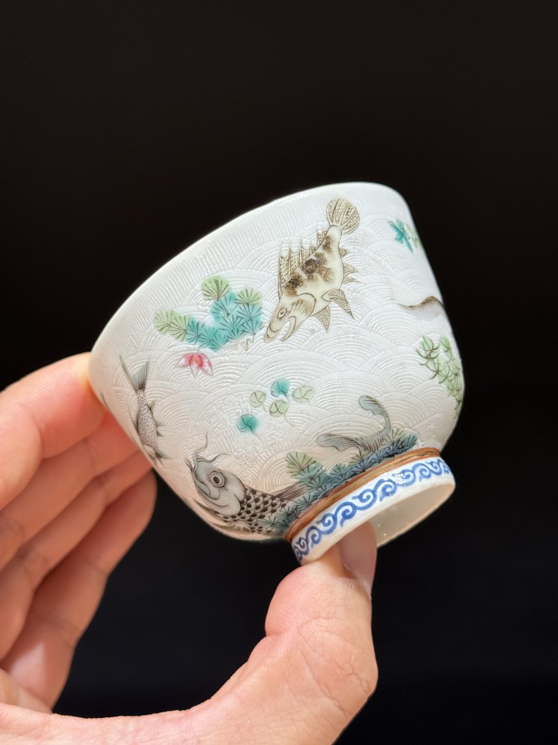 清光绪 沥粉暗刻五彩鱼藻纹杯 - 图8