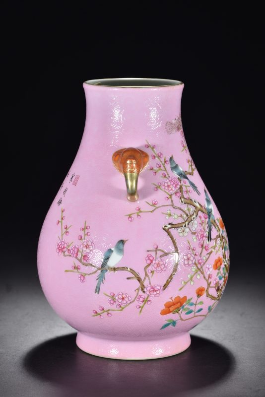 清 粉地轧道粉彩开光花鸟双耳尊 - 图6