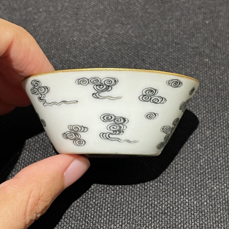 清嘉庆 墨彩描金人物杯 - 图5