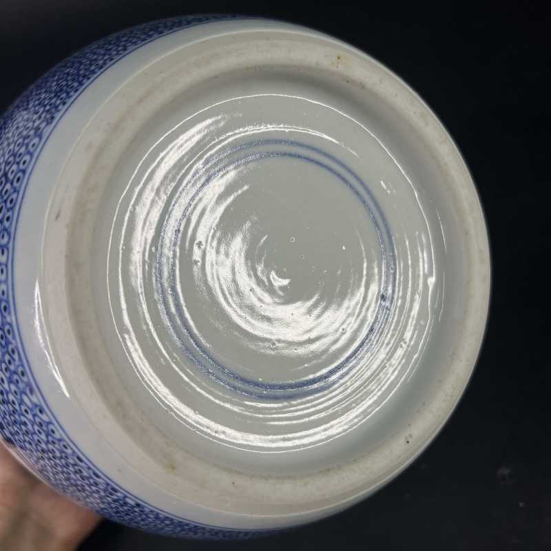 清康熙 青花鱼籽地开窗婴戏纹罐 - 图6
