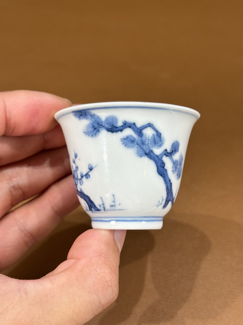 清早期 青花岁寒三友图杯一对 - 图15