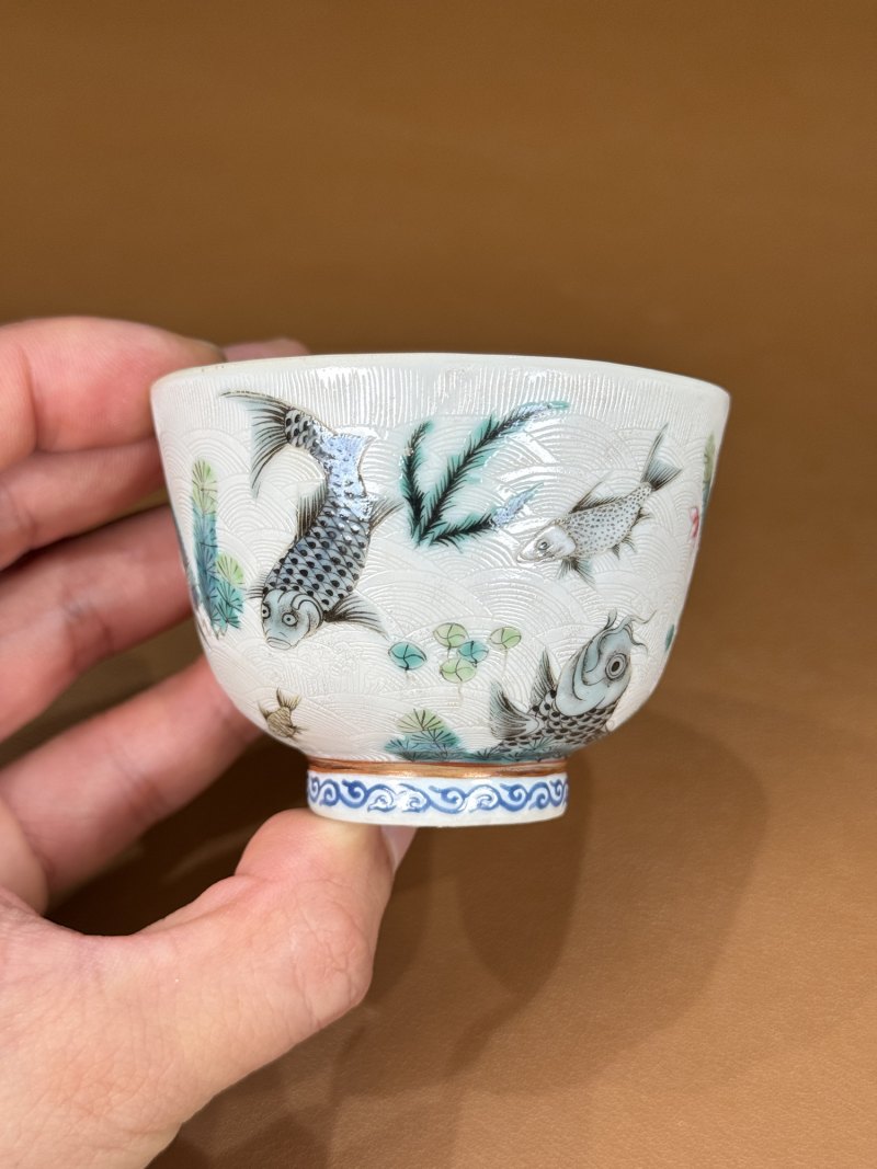 清光绪 沥粉暗刻五彩鱼藻纹杯 - 图11