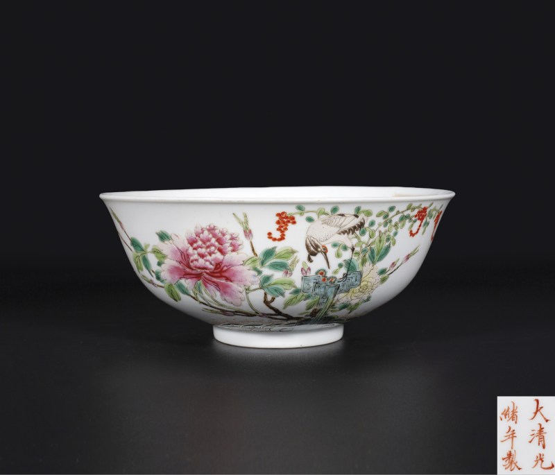 粉彩花鸟纹碗