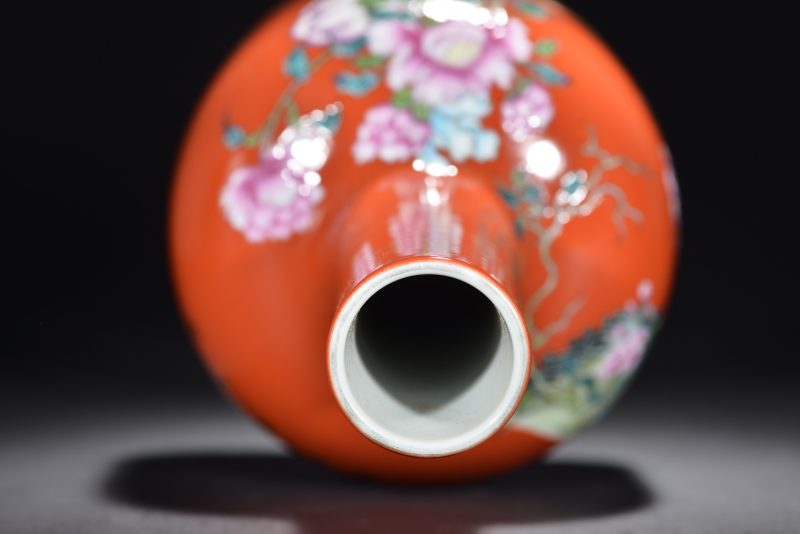 清 粉彩杏林春燕图橄榄瓶 - 图8
