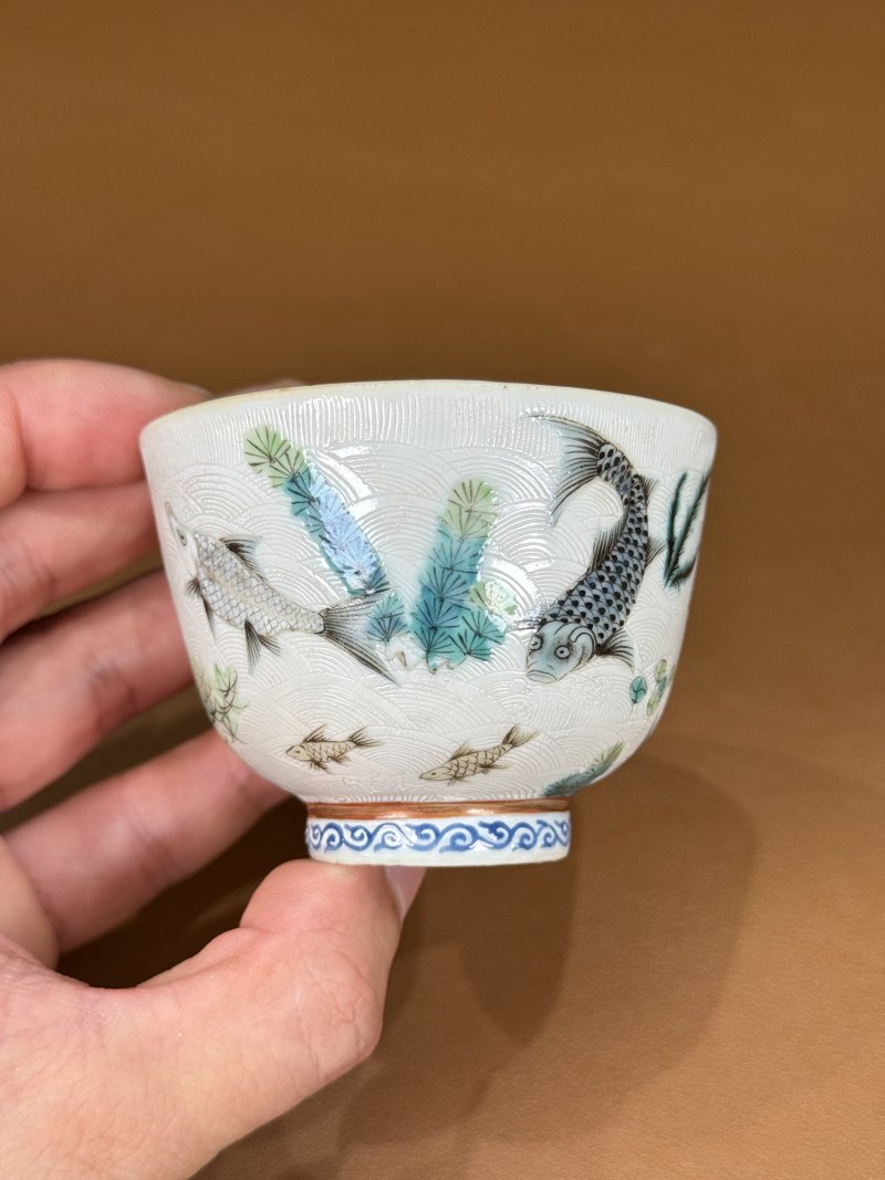 清光绪 沥粉暗刻五彩鱼藻纹杯 - 图12