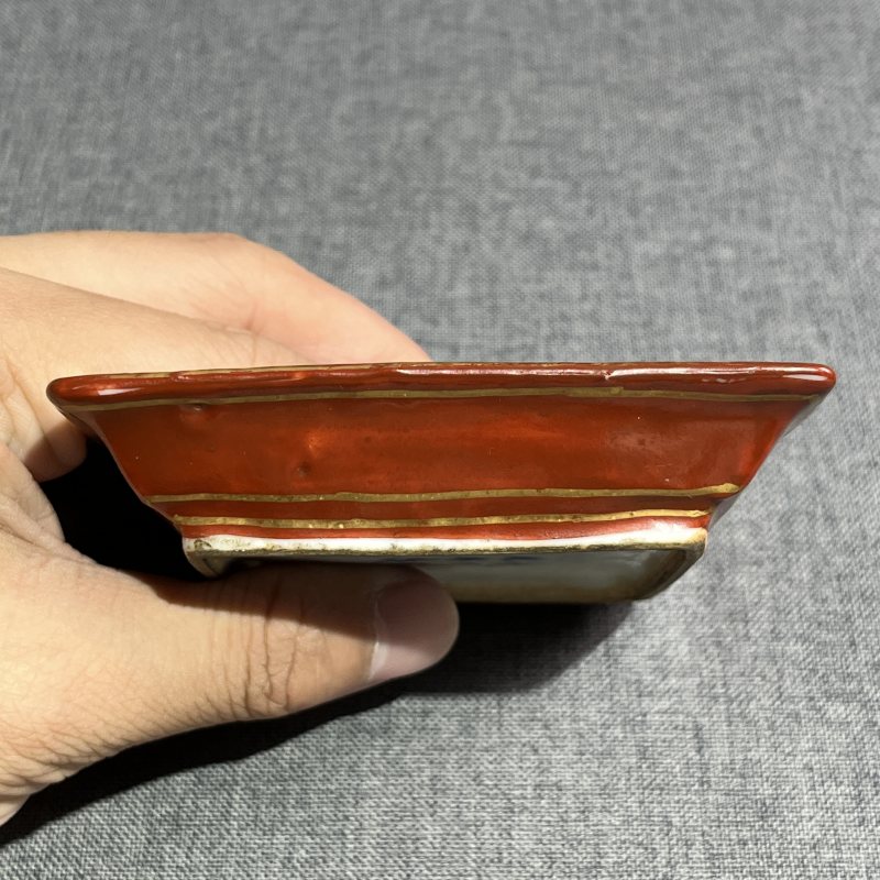 明晚期珊瑚红地描金松竹梅四方倭角碟一对 - 图15
