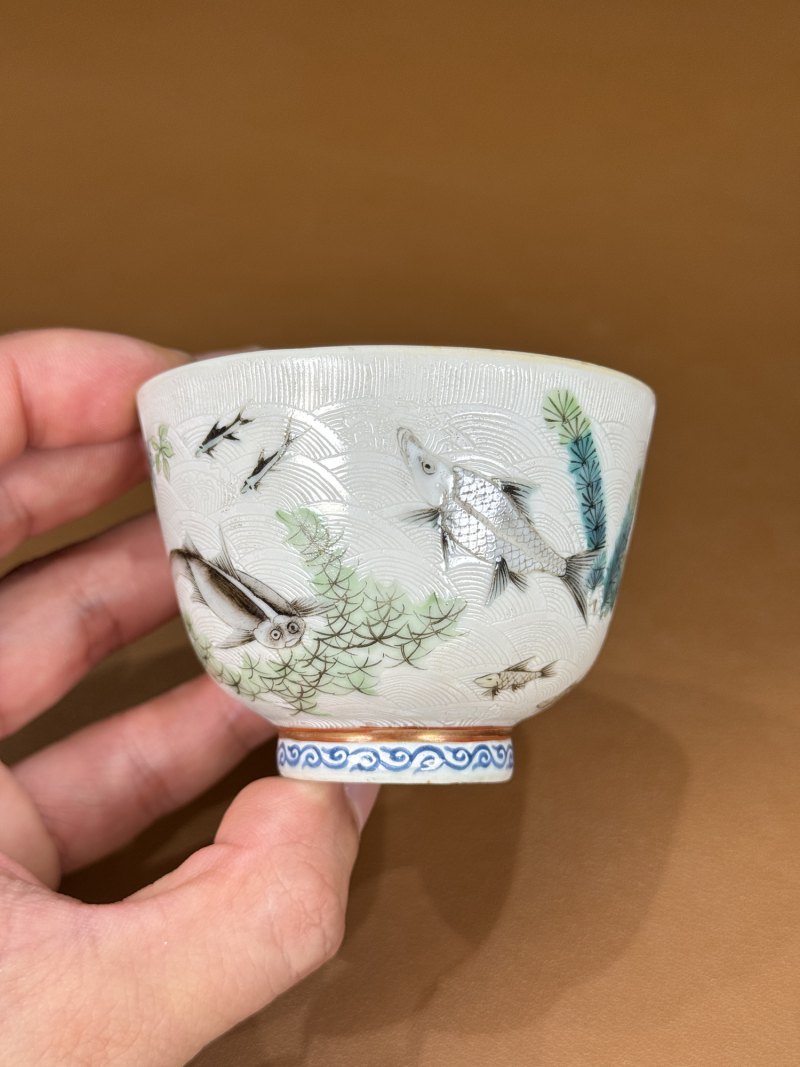 清光绪 沥粉暗刻五彩鱼藻纹杯 - 图13