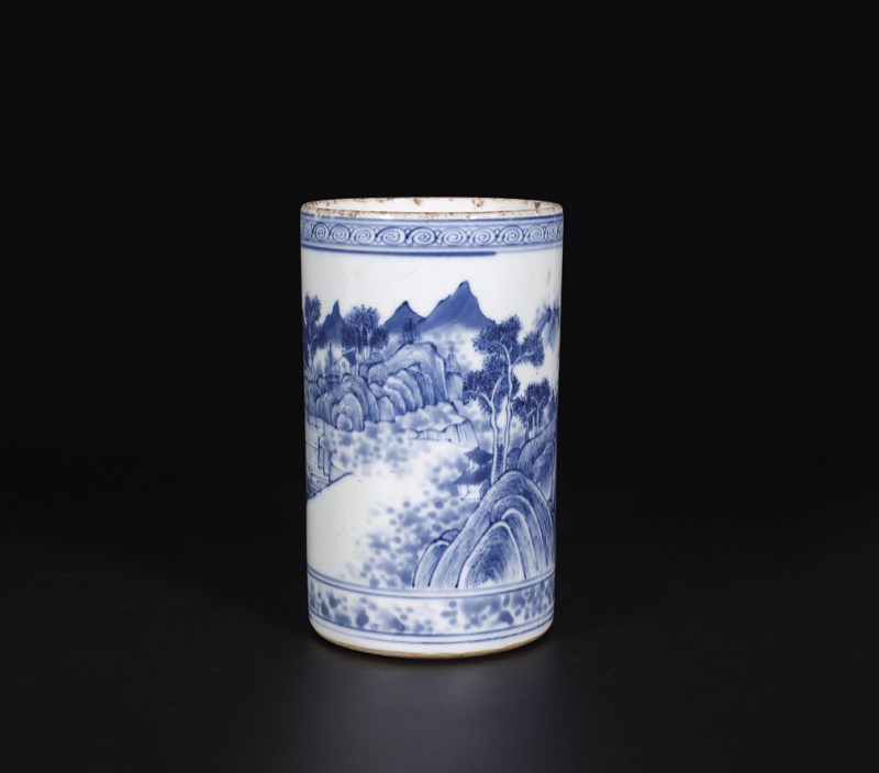 青花山水纹笔筒