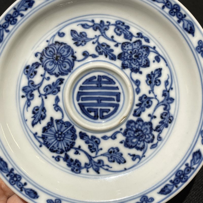 清乾隆 青花云蝠花卉纹盏托 - 图3