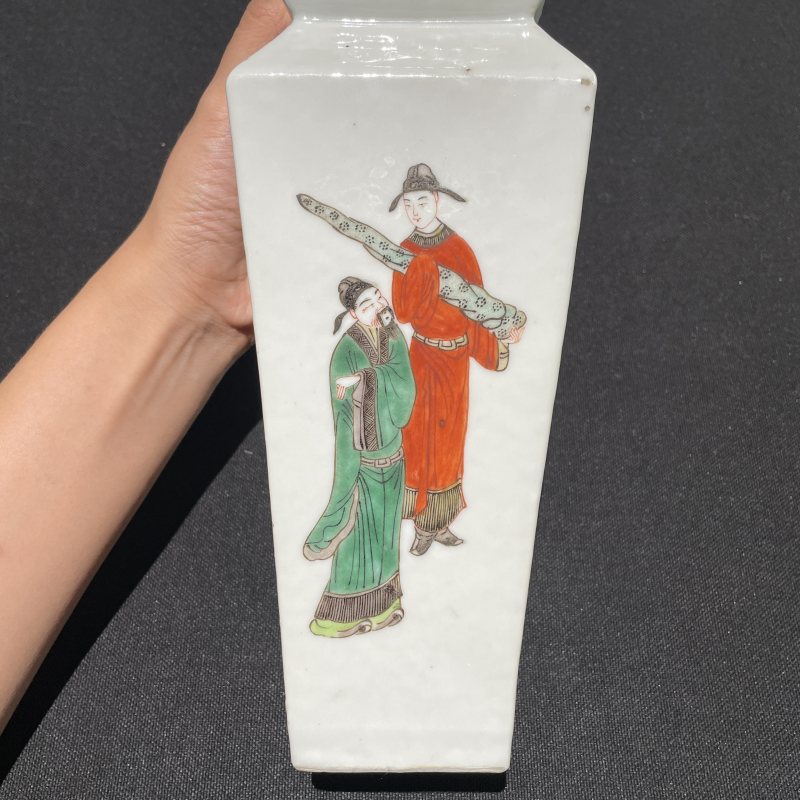 民国  五彩高士图方瓶 - 图2