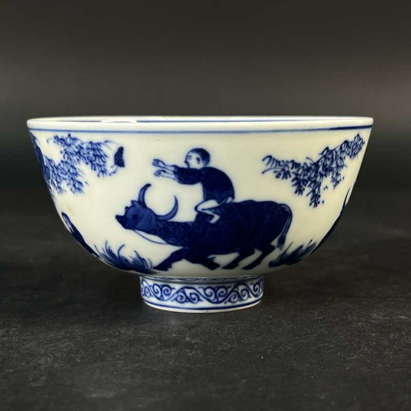 明嘉靖 青花牧牛图碗